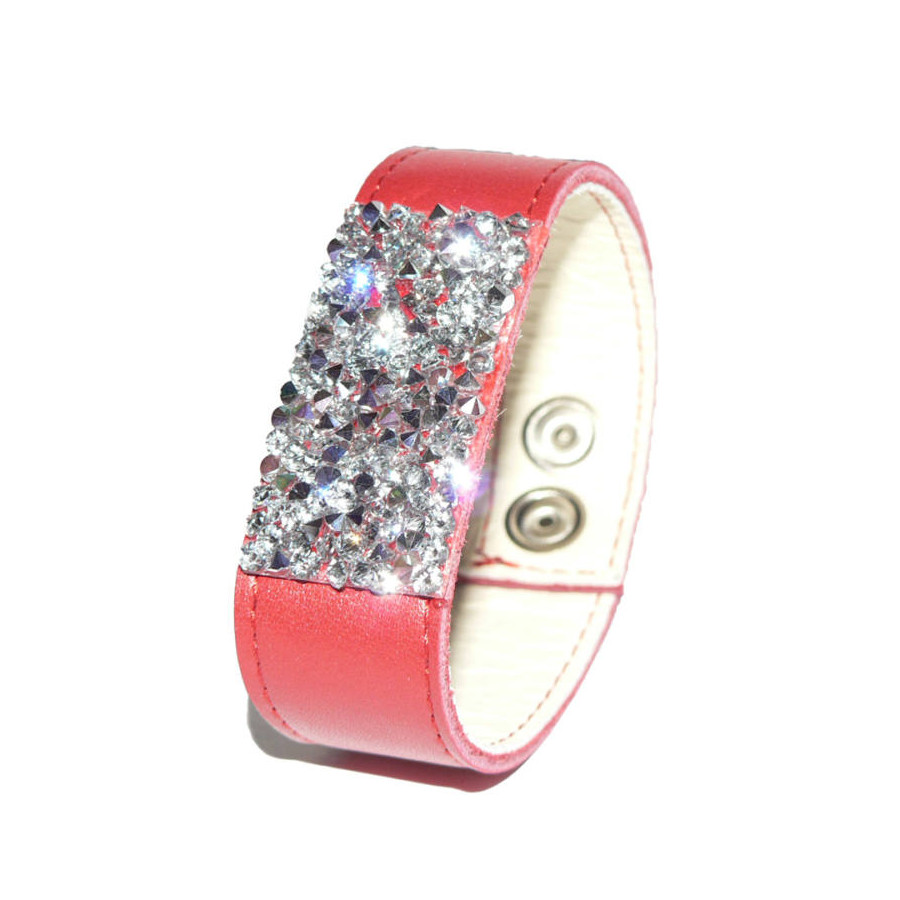 BŐR KARKÖTŐ SWAROVSKI KRISTÁLLYAL - red BŐR KARKÖTŐ SWAROVSKI KRISTÁLLYAL - red
